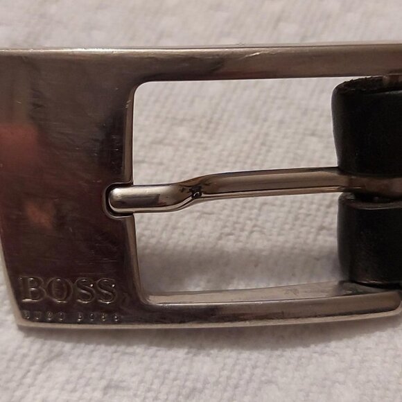 Hugo Boss Black Leather Belt Sleek Minimalist | Designer Menswear Classic Formal - Picture 6 of 6